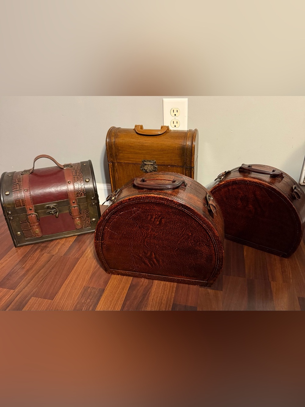 Lot of Assorted Vintage-Style Decorative Storage Chests / Rounded Hat Boxes